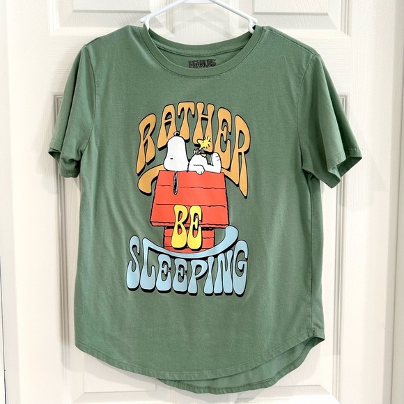 Disney & Peanuts Junior Women Green Graphic T-Shirts Set Sz S & L Snoopy Stitch - Picture 7 of 14